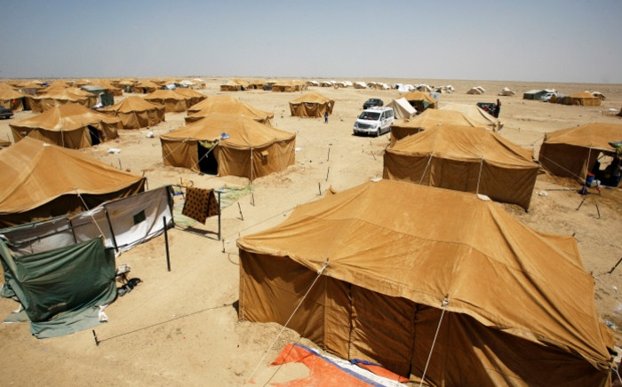 A makeshift camp for internally displaced Iraqis who have fled the ongoing conflict between pro-government forces and Islamic State group jihadists, in Ameriyat al-Fallujah, 30 km south of Fallujah, on 25 May 2015. Picture: AFP.