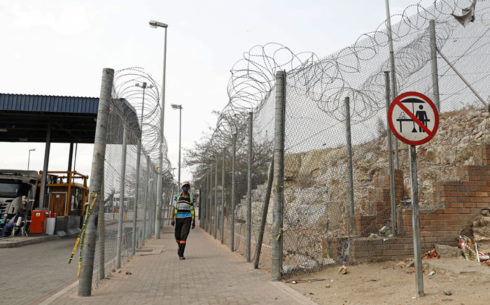 FILE: The Beitbridge border post on 1 October 2020. Picture: AFP