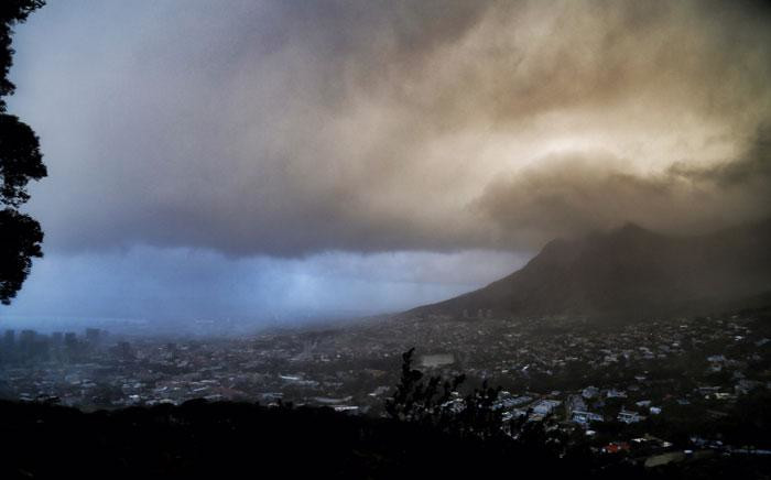 FILE: Thick clouds hanging over Cape Town. Picture: Christa Eybers/EWN