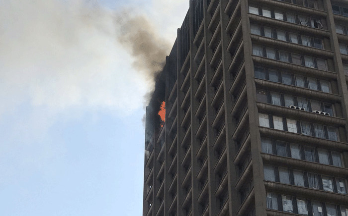 A fire at the Gauteng Health Department building in the Johannesburg CBD on 5 September 2018. Picture: Christa Eybers/EWN.
