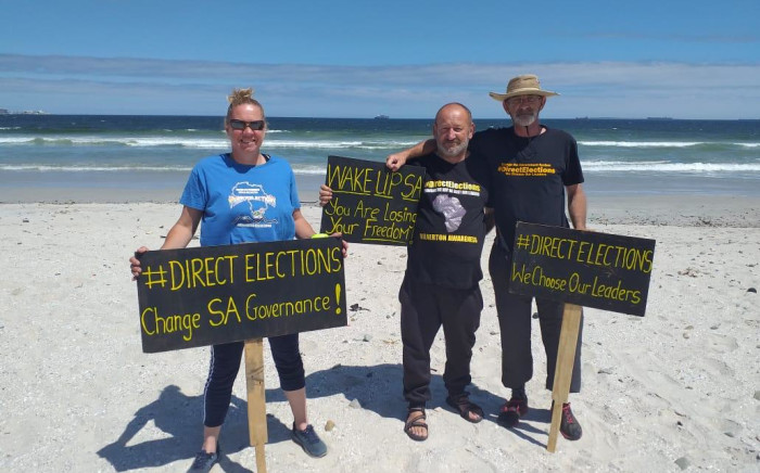 Some Capetonians hit the beaches on Saturday to protest beach ban. Picture: @CapeTalk on Twitter