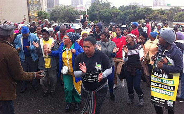 ANC supporters marching to the office of the Western Cape Legislature in Cape Town on 26 March 2014. Picture: Graeme Raubenheimer/EWN.