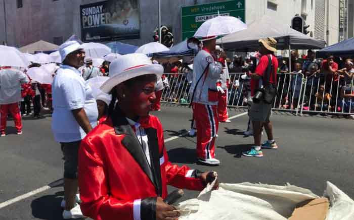 Scores of people have taken up their spots along Darling Street in the Cape Town CBD to get the best possible view of this year’s Minstrel Parade on 4 January 2020. Picture: Kevin Brandt/EWN
