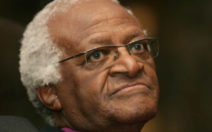Archbishop Desmond Tutu, who will celebrate his 75th birthday tomorrow, attends a  special function and exhibition hosted by Unisa in Pretoria, Friday, 6 October 2006.  Picture: Werner Beukes/SAPA