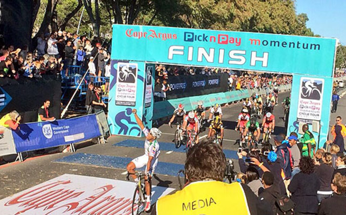 Nolan Hoffman of team Abantu wins the 2014 Cape Argus Pick n Pay Momentum Cycle Tour on 9 March. Picture: Twitter: @danievdbergh 