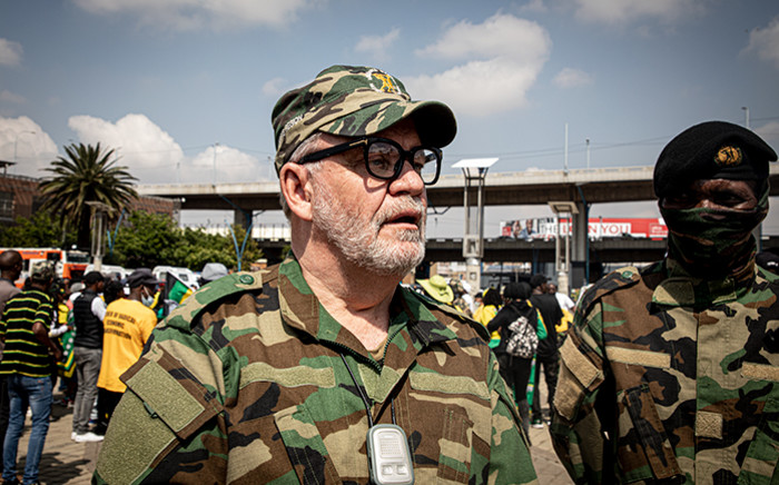 FILE: Carl Niehaus, former spokesperson of the uMkhonto we Sizwe Military Veterans Association, led supporters of former President Jacob Zuma in a protest on 9 October 2020, demanding Deputy Chief Justice Raymond Zondo step down from the commission of inquiry into state capture, accusing him of bias against Zuma. Picture: Xanderleigh Dookey/Eyewitness News