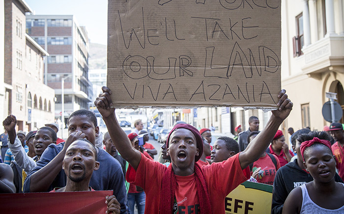 FILE: Economic Freedom Fighters protest the eviction of settlers from parastatal Denel's land near Nolungile Station in Khayelitsha outside the Western Cape High Court. Picture: Thomas Holder/EWN