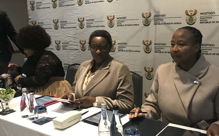Minister of Women in the Presidency Bathabile Dlamini (centre) at a press briefing in Johannesburg. Picture: Thando Kubheka/EWN