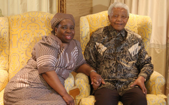Nkosazana Dlamini-Zuma with former SA President Nelson Mandela in Qunu. Picture: GCIS.