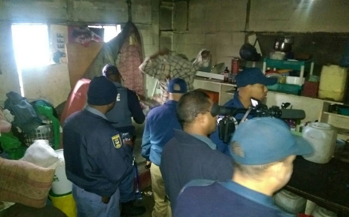 FILE: More than 300 members from the South African Police Service (Saps), Metropolitan Police and the South African National Defence Force (SANDF) are conducting raids in Manenberg on Thursday morning. Picture: Supplied 