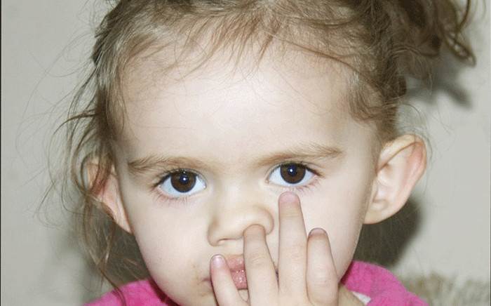 Nose picking and rubbing can spread pneumonia causing bacteria