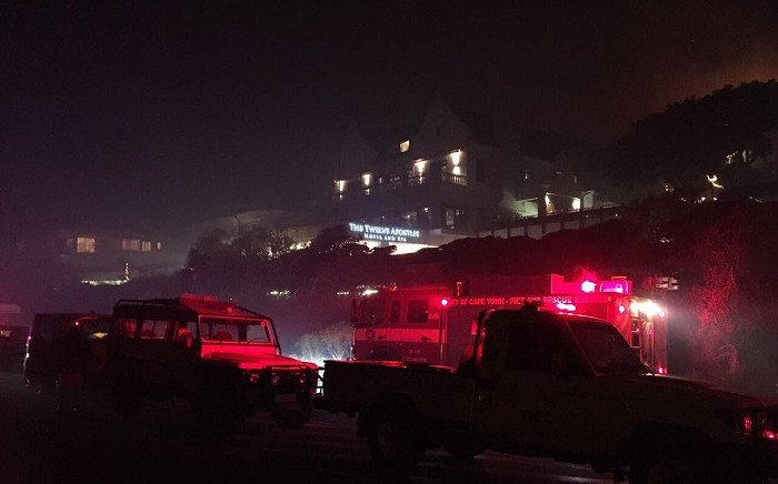 The 12 Apostles Hotels in Cape Town has been evacuated because of the raging fire. Picture: Ian Schnetler/CT Fire chief.