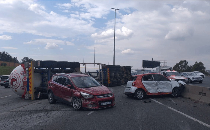 A truck collided with two other vehicles on 23 April 2021 on the N1 highway near the Buccleuch interchange. Picture: Supplied.