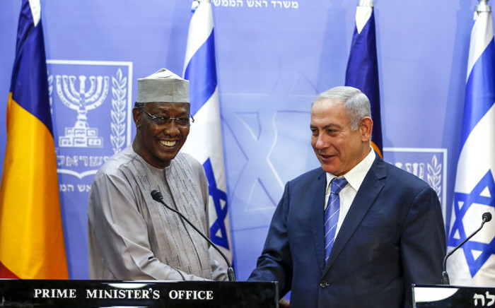 Israeli Prime Minister Benjamin Netanyahu (R) shakes hands with Chadian President Idriss Deby as they deliver joint statements in Jerusalem on 25 November 2018. Picture: AFP