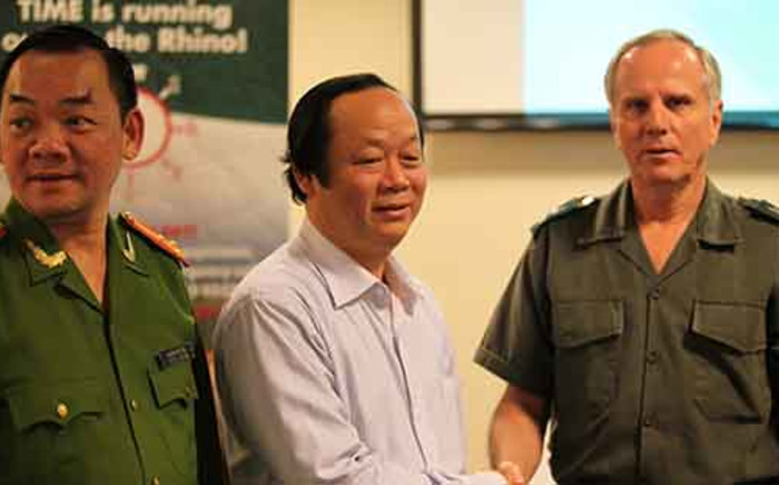 General Jooste meets with Deputy Chairman of the Vietnamese Committee for Science, Technology and Environment, Tuan Nhan Vo and the Vice Chief of Hanoi Environmental Police Viet Tien Nguyen. Picture: Christa Van der Walt/EWN