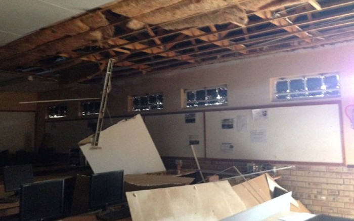 Vuyani Mawethu secondary in Khuma Township sustained damages to classrooms during the earthquake on 6 August 2014. Picture: Sebabatso Mosamo/EWN.
