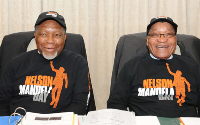 Deputy President Kgalema Motlanthe and President Jacob Zuma wearing their Nelson Mandela Day shirts & caps. Picture: GCIS