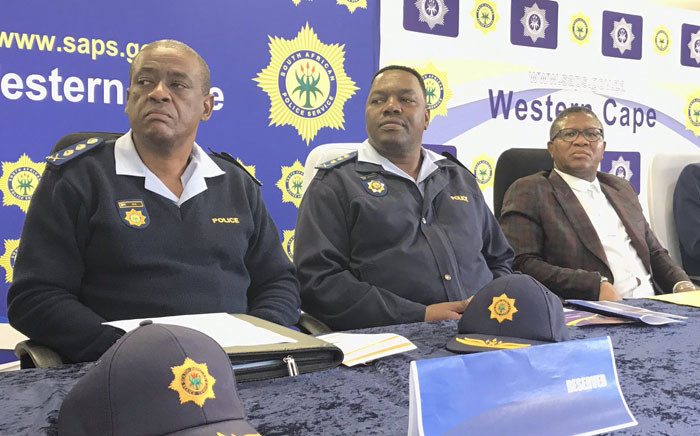 Western Cape Police Commissioner Lieutenant-General Khombinkosi Jula (left) at a briefing with Police Minister Fikile Mbalula (right) on 3 October in Philippi. Picture: Kevin Brandt/EWN