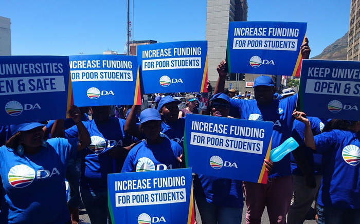 The Democratic Alliance and its student wing DASO hold a picket outside the gates of Parliament in Cape Town. Picture: Twitter/@Our_DA.