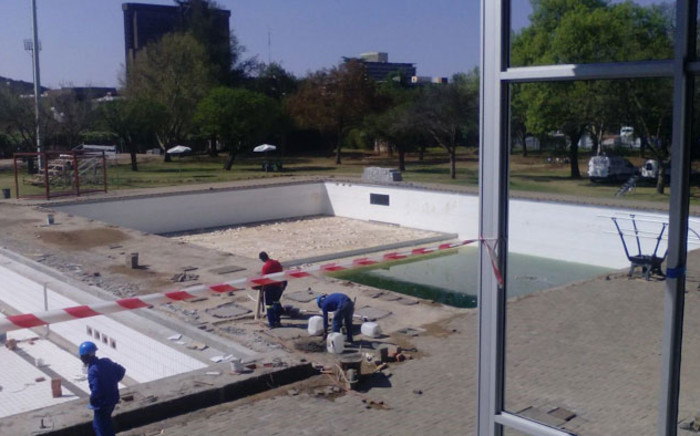 The diving pool and area between main pool still at the Mangaung Swimming Complex are still to be completed. Picture: Supplied.