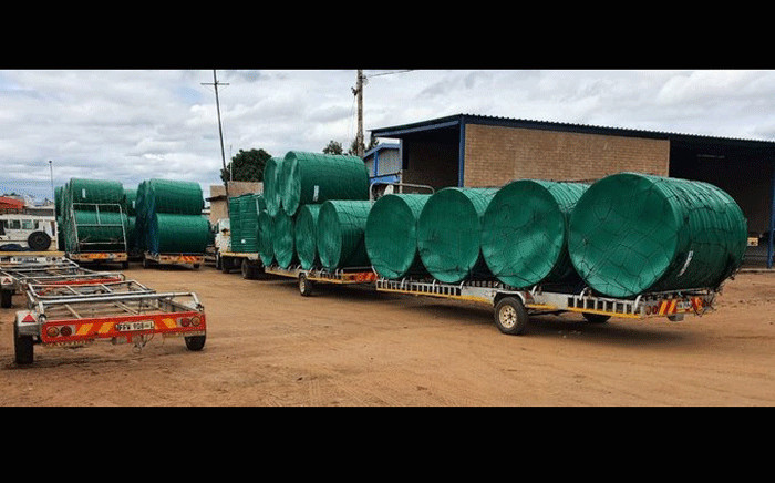 FILE: Water tanks being delivered to various schools across the country during the coronavirus lockdown. Picture: @DWS_RSA/Twitter.