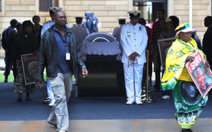Thousands of people were given a rare opportunity to go view Nelson Mandela's body at the Union Buildings on 11 December 2013. Picture: GCIS.
