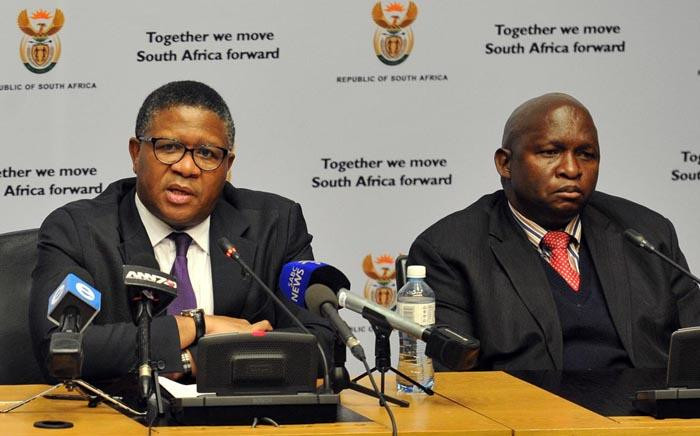 Minister of Police Fikile Mbalula announcing Lieutenant General Lesetja Mothiba as the new acting National Commissioner of Police in Cape Town on 1 June 2017. Picture: GCIS.