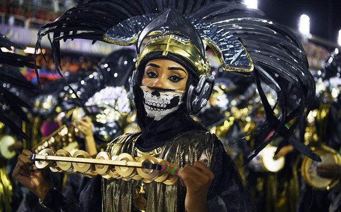 Sequins, skin and politics as Rio carnival opens