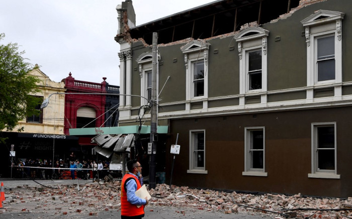 A general view shows a damaged building in the popular shopping Chapel Street in Melbourne on September 22, 2021, after a 5.9 magnitude earthquake. Picture: William West/AFP.