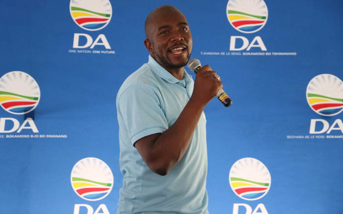 DA leader Mmusi Maimane addresses party supporters in KZN ahead of 8 May elections. Picture: @Our_DA/Twitter.