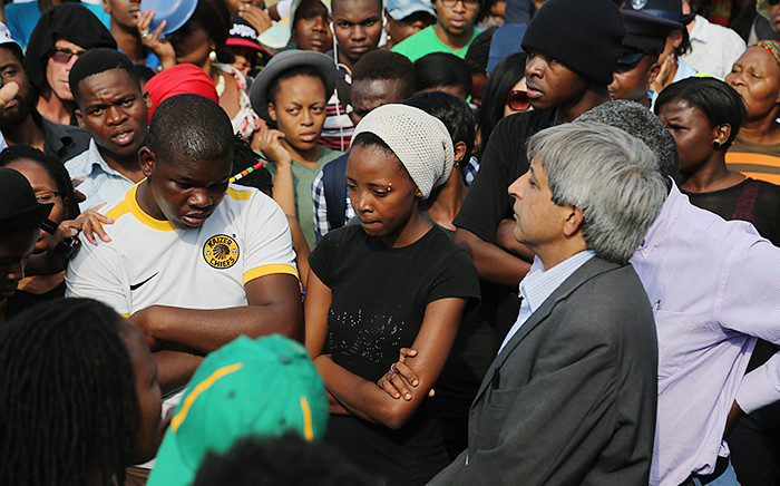 FILE: Wits vice chancellor Adam Habib listens to a group of students on campus who were protesting over the outsourcing of employees on campus on 28 October 2015. Picture: Reinart Toerien/EWN