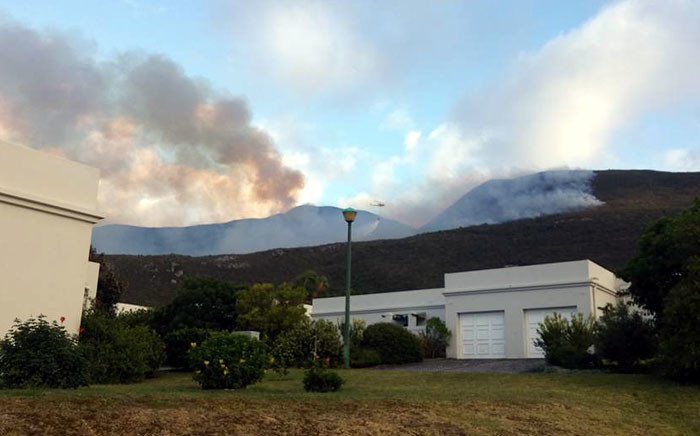 A vegetation fire broke out in Hermanus. Picture: EMR Private Ambulance Facebook page.