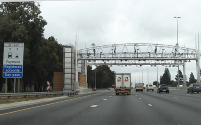 An e-toll gantry on the N1 in Johannesburg. Picture: Christa Eybers/EWN.