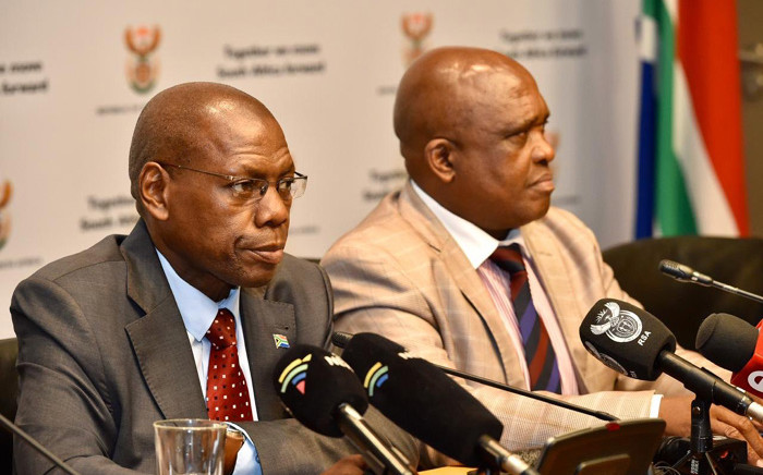 Health Minister Zweli Mkhize (L) at a press briefing on 7 March 2020 on the coronavirus (COVID-19) outbreak in South Africa. Picture: @DrZweliMkhize/Twitter.