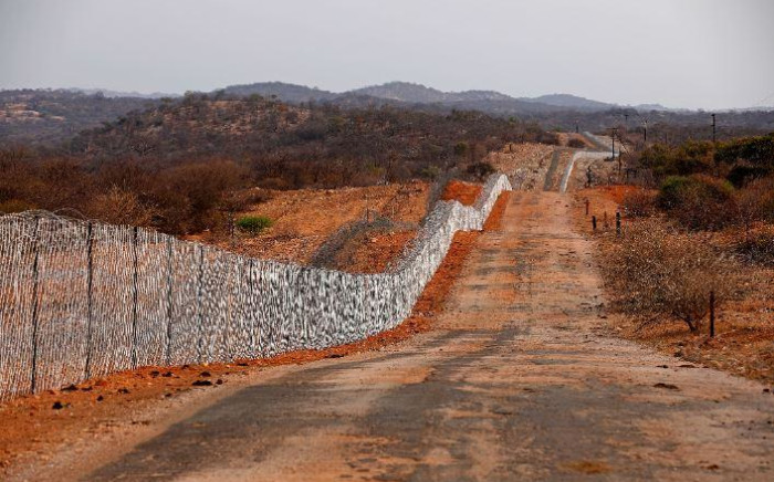 The border fence that separates South Africa and Zimbabwe near the Beitbridge border post, near Musina, on in October 2020. Picture: AFP.
