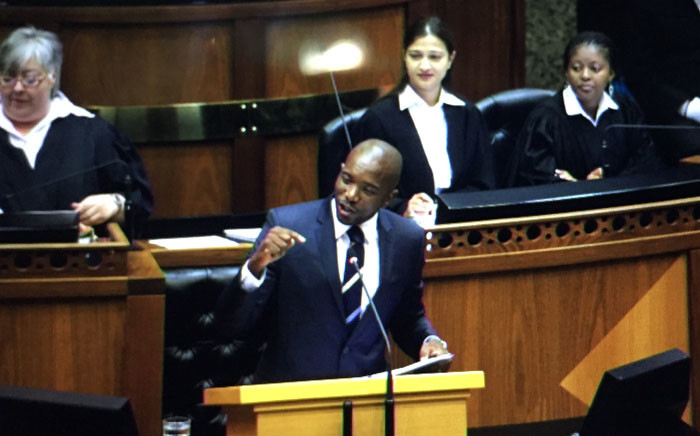 Democratic Alliance (DA) Parliamentary leader, Mmusi Maimane presents his speech for the State of the Nation debate. Picture: Thomas Holder/EWN.