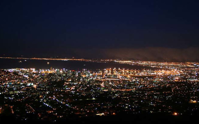 Cape Town city bowl lit up at night. Picture: Wikimedia Commons. 