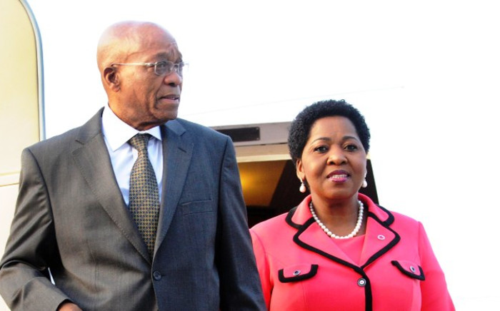 President Jacob Zuma acccompanied by his Wife Mrs Bongi Zuma arrives at JF Kennedy International Airport in New York on 21 September. Picture: GCIS.