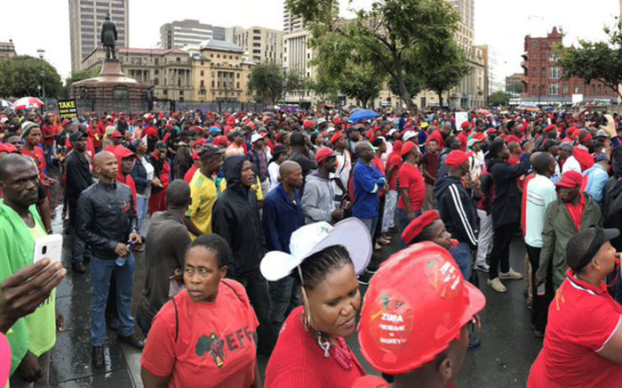 EFF supporters gather at Church Square in Pretoria for an anti-Jacob Zuma march. Picture: Barry Bateman/EWN
