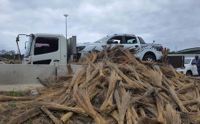 Photos of this Ford Ranger bakkie disguised as a pile of thatch grass went viral on social media after police spotted the suspicious-looking truck at the Lebombo border post. Picture: SAPS.