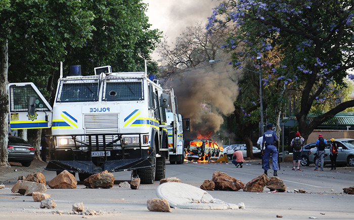 Govt vows to investigate police brutality during student protests