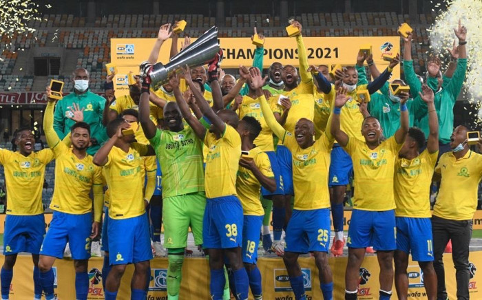 Mamelodi Sundowns celebrate their MTN8 win against Cape Town City on Saturday, 30 October 2021. Picture: Twitter/@PUMASouthAfrica
