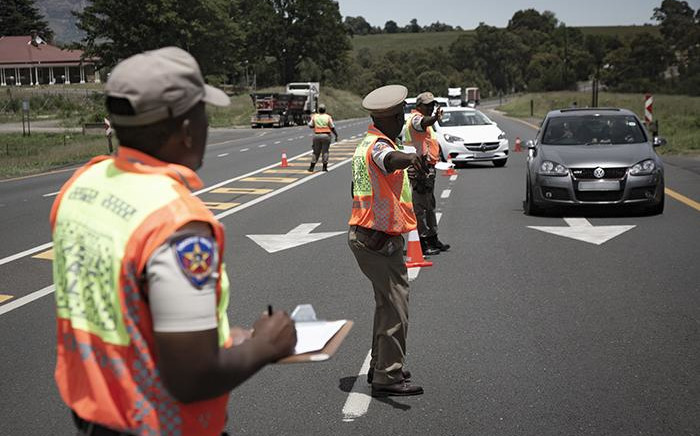 The N3 Toll Concession, working with other organisations and law enforcement officers, has set up a wellness station near Mooi River Plaza. Picture:Sethembiso Zulu/EWN