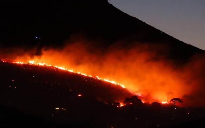 The blaze on Table Mountain broke out on Saturday, 31 October 2020, and officials were monitoring hotspots for any possible flare-ups. Picture: @TableMountainNP/Twitter 





