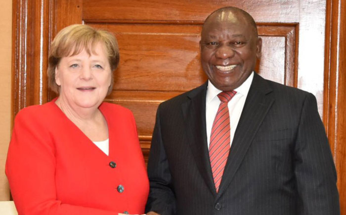 President Cyril Ramaphosa and German Chancellor Angela Merkel having tête-à-tête on 6 February 2020 ahead of the official talks between the two leaders at the Union Buildings in Tshwane. Picture: @PresidencyZA/Twitter