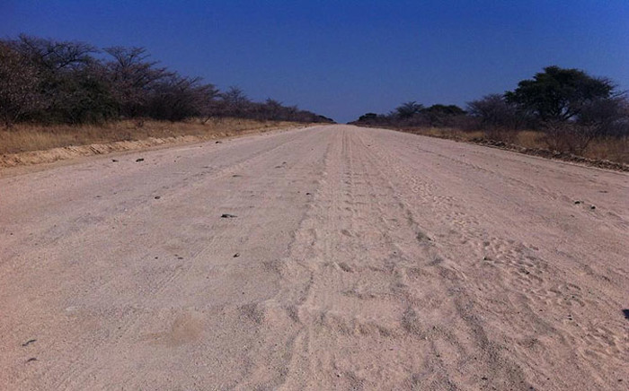 FILE: An uneven, difficult to drive on gravel road like this leads the way to many schools in Kuruman, Northern Cape. Picture: Carmel Loggenberg/EWN.