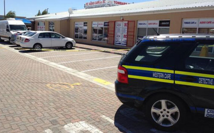 Salim Dawjee's business in Goodwood was raided by police and the Hawks on 5 December 2013. Picture: Rafiq Wagiet/EWN.
