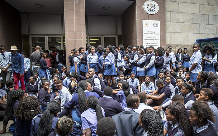 About two hundred students from Masiphumelele High to the Western Cape Education Dept to demand better schooling.Picture: Thomas Holder/EWN