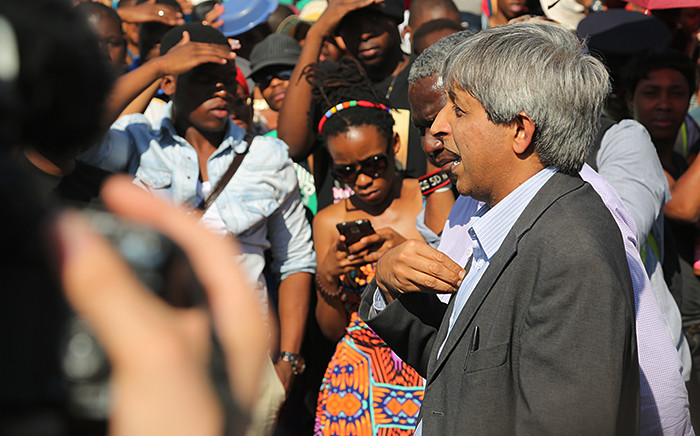 Wits vice chancellor Adam Habib addresses a group of students on campus who were protesting over the outsourcing of employees on campus on 28 October 2015. Picture: Reinart Toerien/EWN