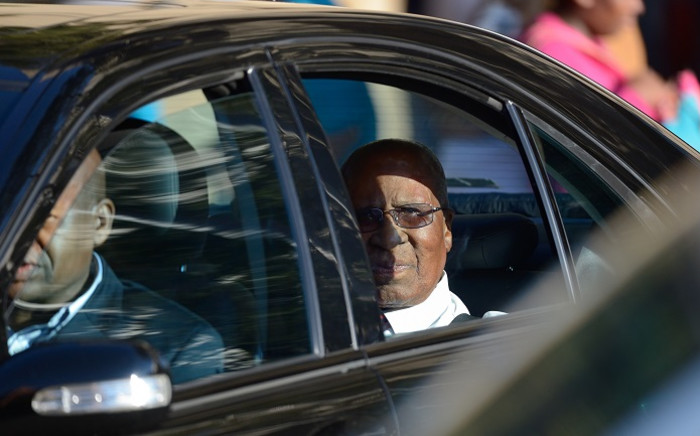FILE: Andrew Mlangeni (back of the car), a former Robben Island inmate, leaves the MediClinic Heart Hospital in Pretoria after paying a visit to former President Nelson Mandela on 1 July 2013. Picture: AFP
